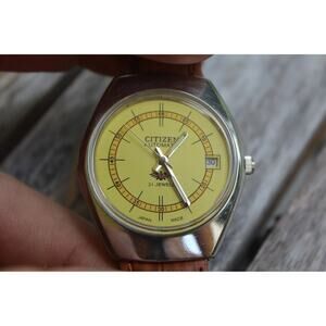 Vintage 19777 Citizen Automatic Mens Silver Watch W/daydate & Yellow accents